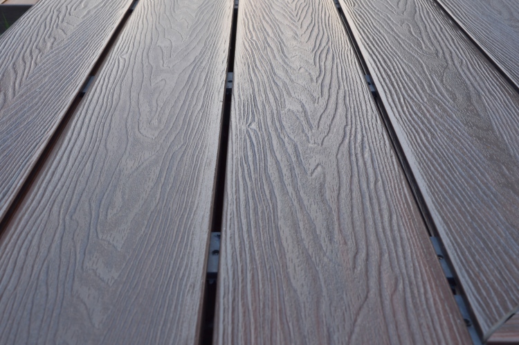 百妥木塑木阻燃不滴落：筑牢安全防線