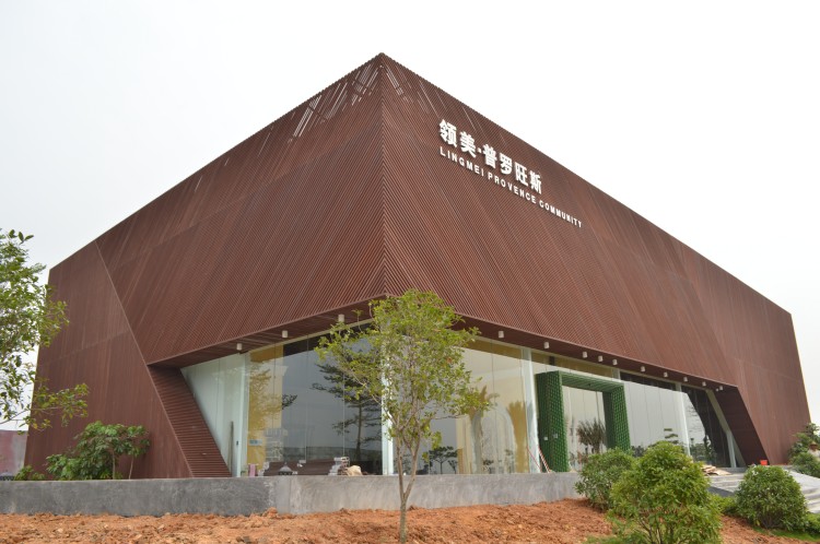 純水岸售樓部戶外建材升級案例：百妥木塑木格柵實用景觀
