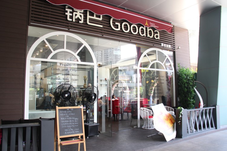 百妥木塑木墻板在深圳門店，打造高端商業(yè)裝飾新范本