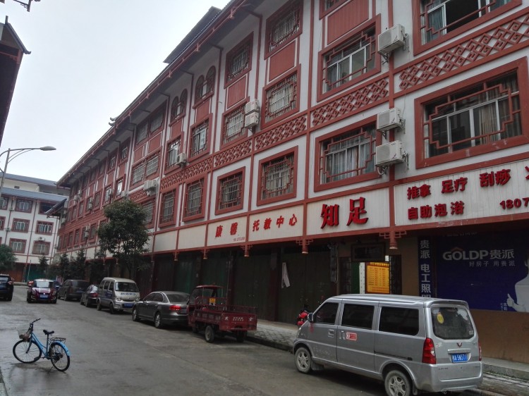 百妥木塑木格柵，南寧上林建筑外裝飾項目落地應用案例