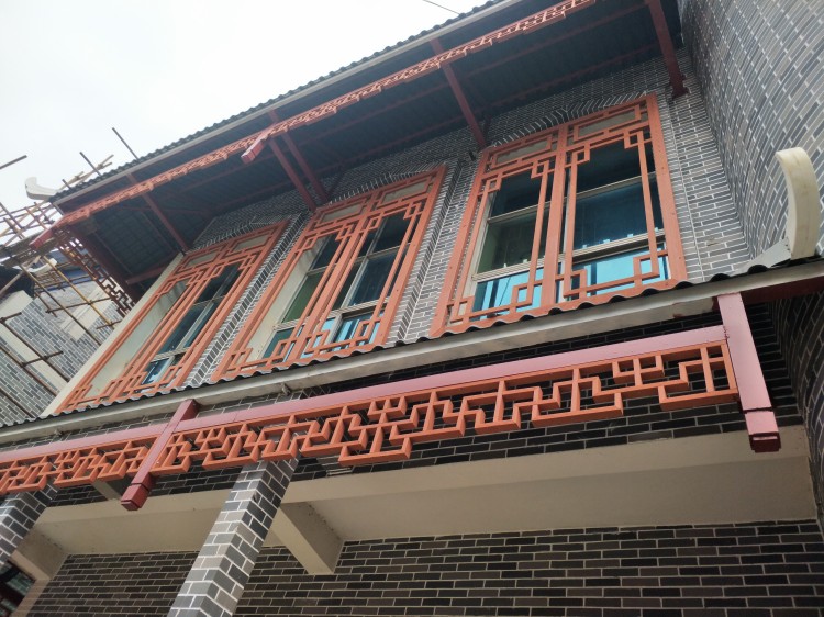 百妥木塑木格柵落地田東風(fēng)貌窗花改造煥新鄉(xiāng)村美景