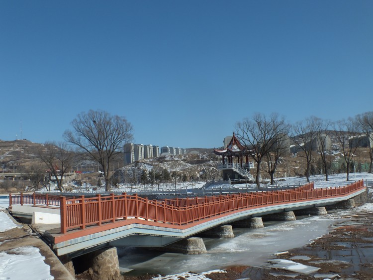 百妥木塑木護欄落地寧夏茹河橋，路橋生態升級改造